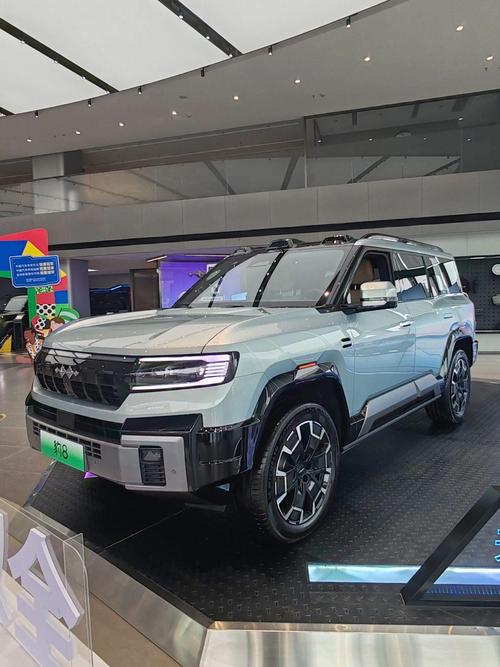 重庆98比亚迪方程豹硬派越野的爆款，英菲尼迪35周年与你共成长